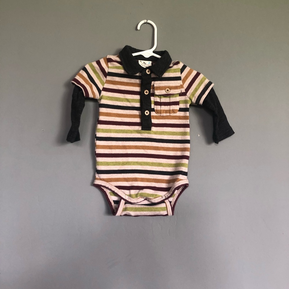 Baby bodysuit Size 9-12M